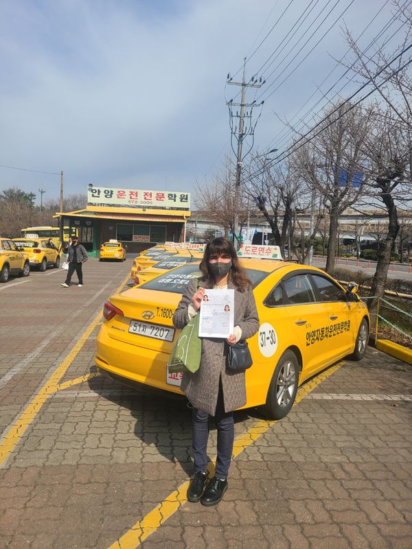 Foreign resident with a Korean driver's licence issued the same day at SDA in Anyang