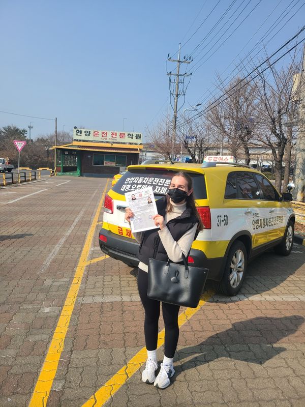 Foreign student at the SDA Anyang campus after completing the Korean licence course