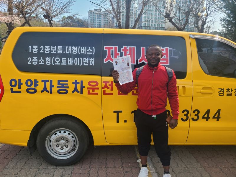 Foreign resident with a Korean driver's licence issued the same day at SDA in Anyang