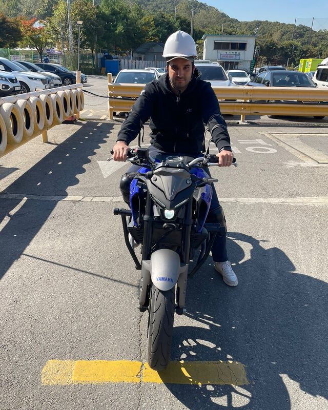 SDA English-programme graduate after passing the Korean road driving test