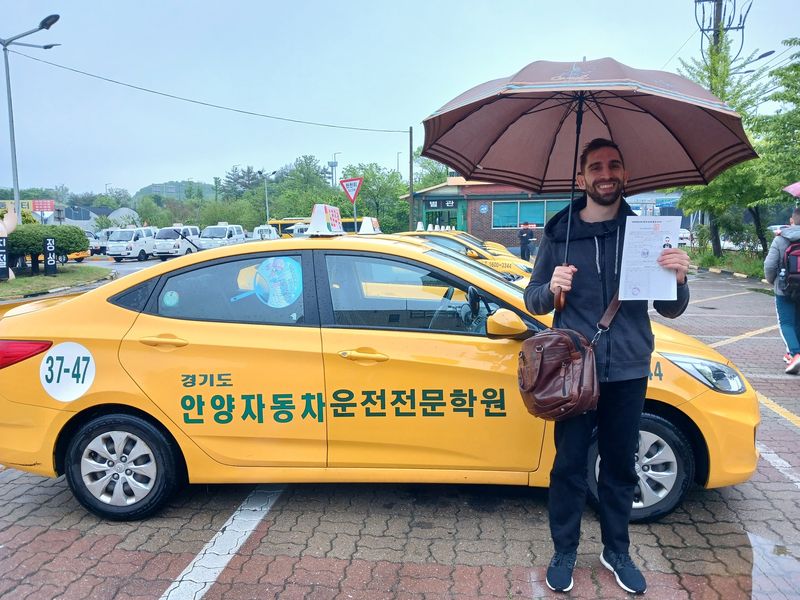 Foreign resident with a Korean driver's licence issued the same day at SDA in Anyang